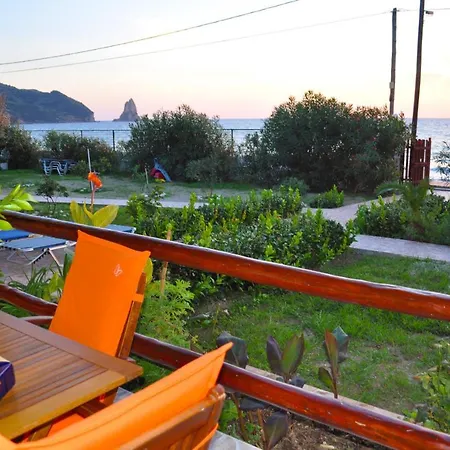 Semesterbostad Beachfront Vacation Eftichia