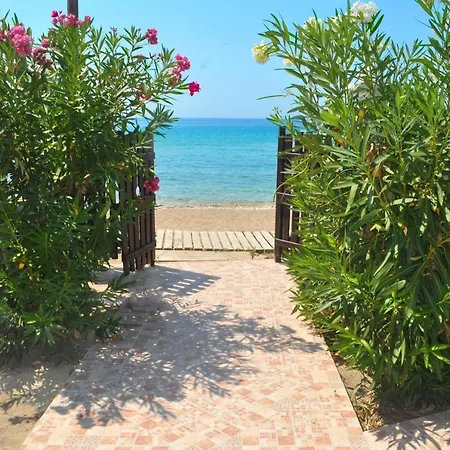 Beachfront Vacation Eftichia Casa vacanze *