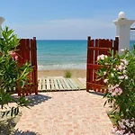 Hébergement de vacances Beachfront Vacation Eftichia