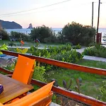 Hébergement de vacances Beachfront Vacation Eftichia