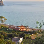 Hébergement de vacances Beachfront Vacation Eftichia