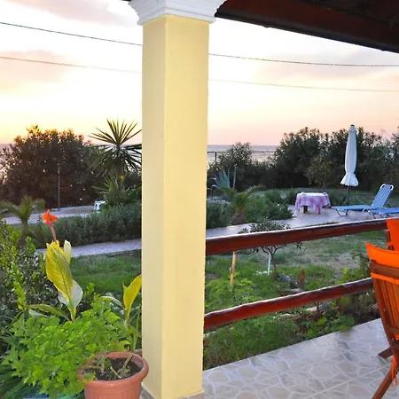 Beachfront Vacation Eftichia Holiday home