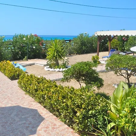 Beachfront Vacation Eftichia Holiday home