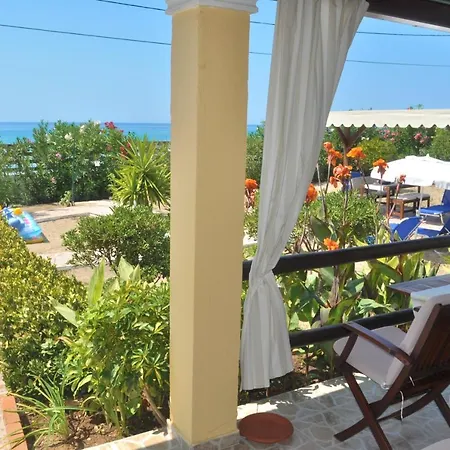 Beachfront Vacation Eftichia Holiday home