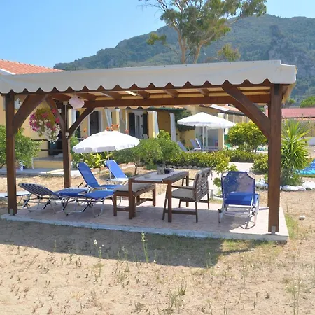 Beachfront Vacation Eftichia Holiday home